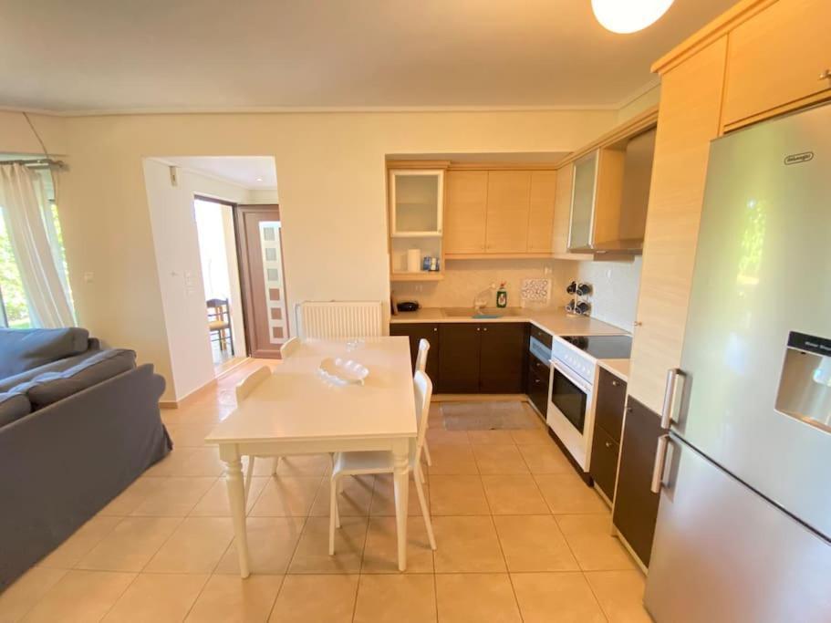 Cozy 2 Room Apartment With Garden Near Athens Air-Port Артемида Екстериор снимка