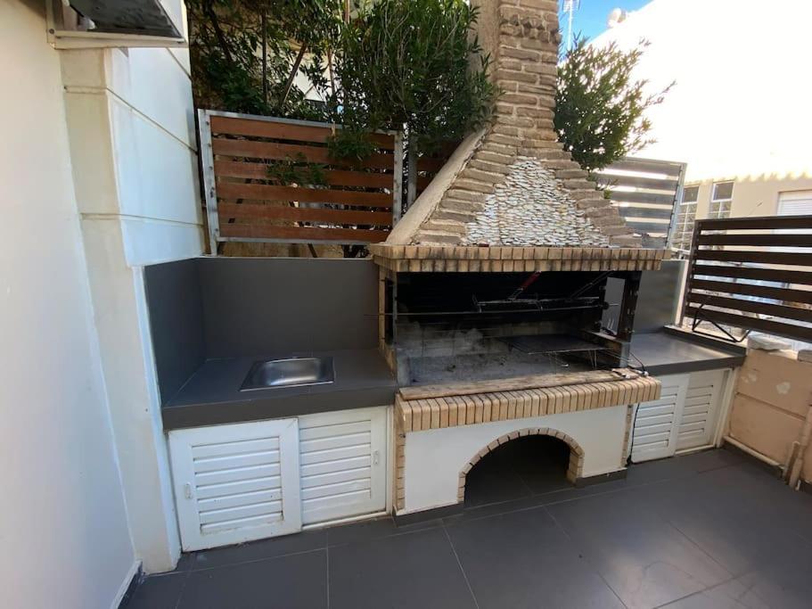 Cozy 2 Room Apartment With Garden Near Athens Air-Port Артемида Екстериор снимка