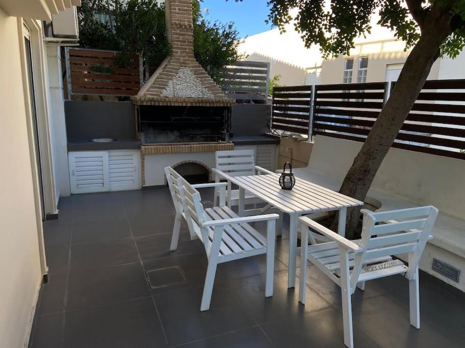 Cozy 2 Room Apartment With Garden Near Athens Air-Port Артемида Екстериор снимка